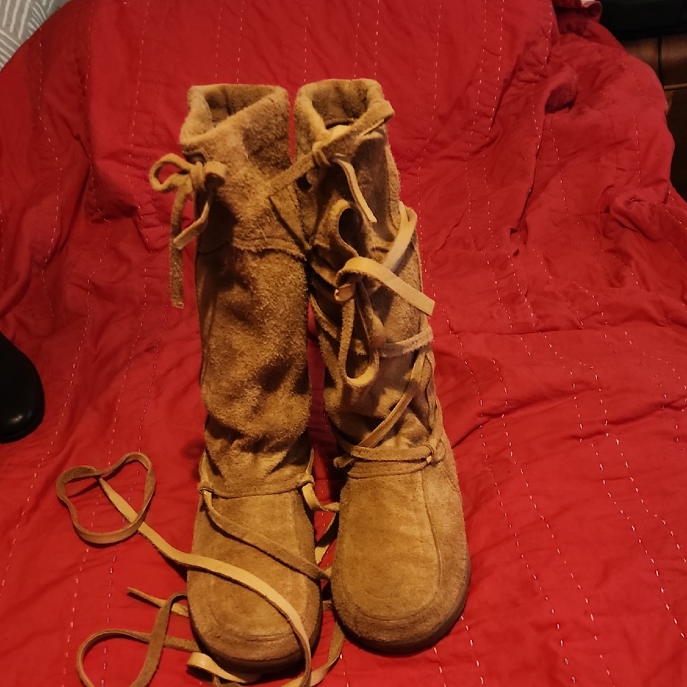 Steger Mukluks moosehide women's boots size 10.